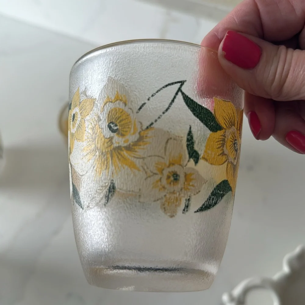 Vintage Stotter Juice Plastic Tumblers Daffodil Design Set of 6
